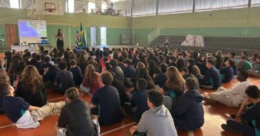 350 alunos da rede municipal de ensino participam de palestra sobre meio ambiente e saneamento em Matão